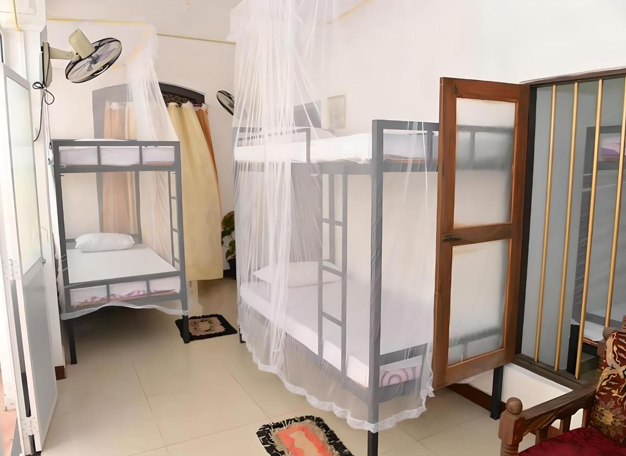 Traveller'S Hostel Hikkaduwa Kültér fotó
