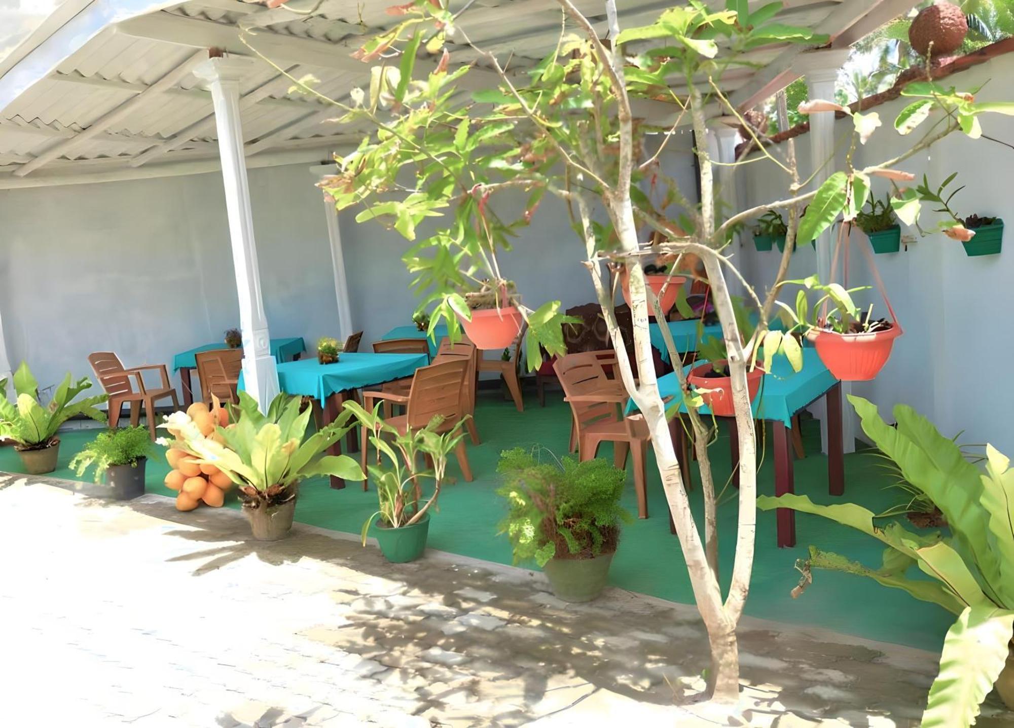Traveller'S Hostel Hikkaduwa Kültér fotó