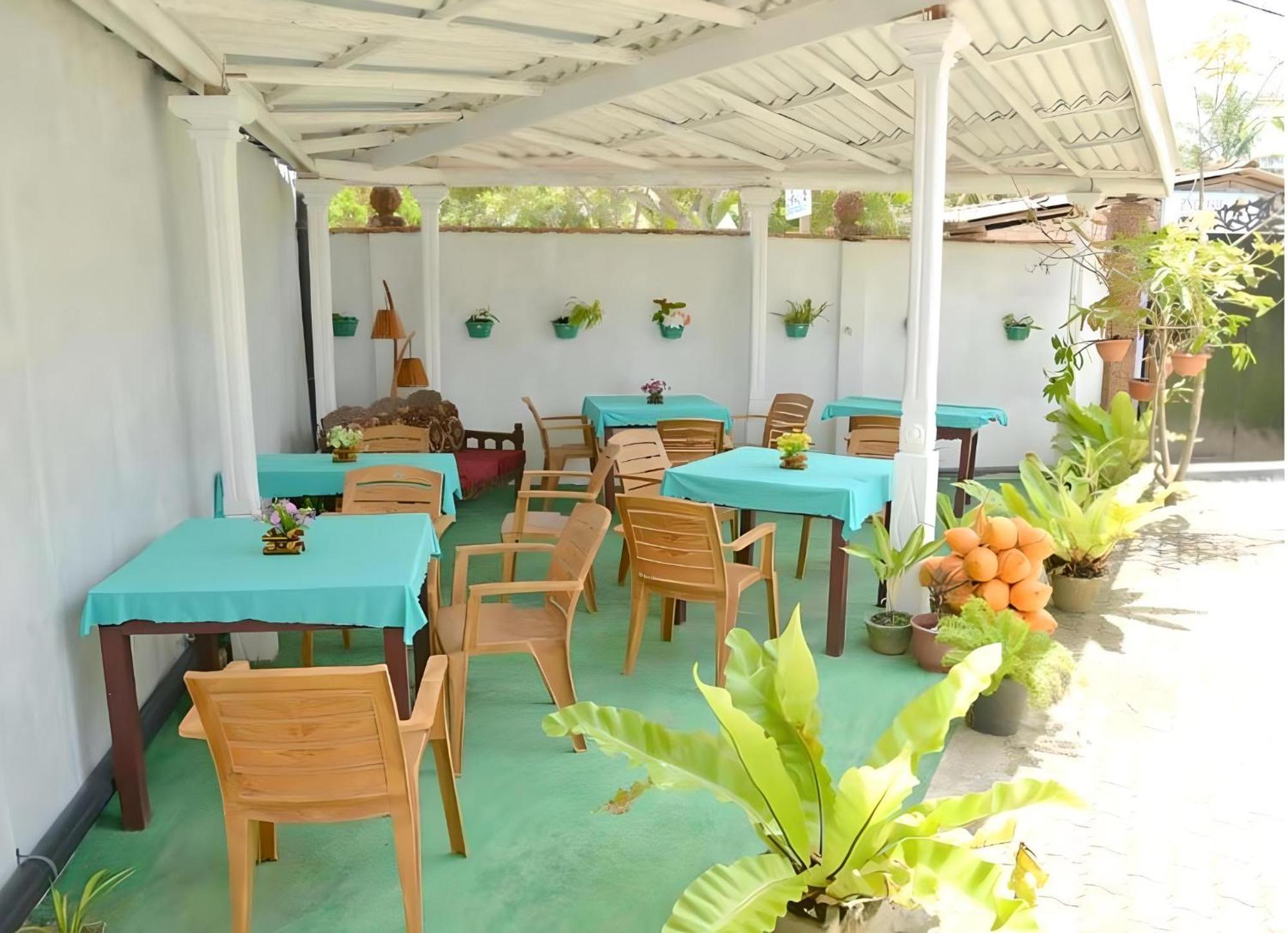 Traveller'S Hostel Hikkaduwa Kültér fotó