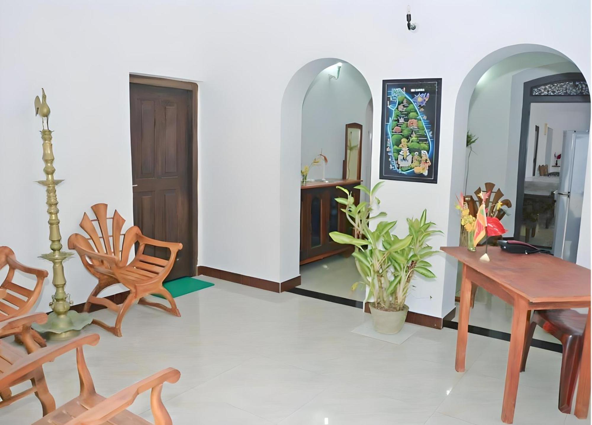 Traveller'S Hostel Hikkaduwa Kültér fotó